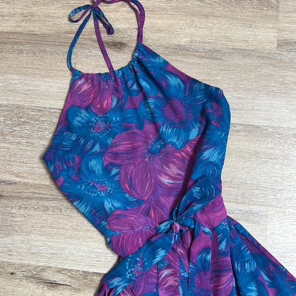 Forever 21 Gorgeous Summer Halter Jumpsuit Size Xs - Picture 2 of 9